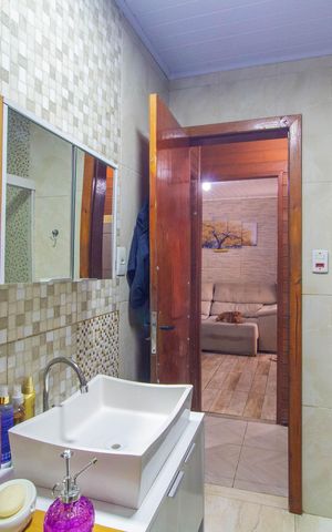 Casa à venda com 200m², 2 quartos e 2 vagas Casa à venda com 200m², 2 quartos e 2 vagasBanheiro