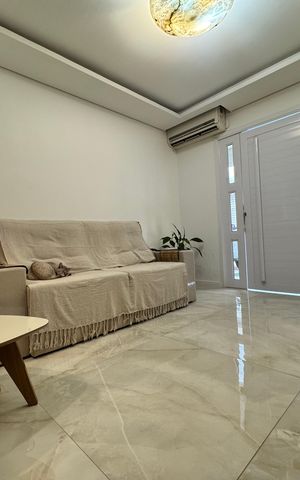 Casa à venda com 118m², 2 quartos e 2 vagas Casa à venda com 118m², 2 quartos e 2 vagasSala