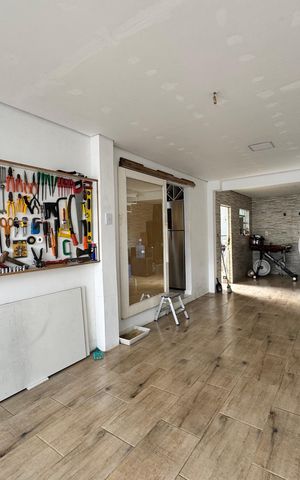 Casa à venda com 118m², 2 quartos e 2 vagas Casa à venda com 118m², 2 quartos e 2 vagasGaragem