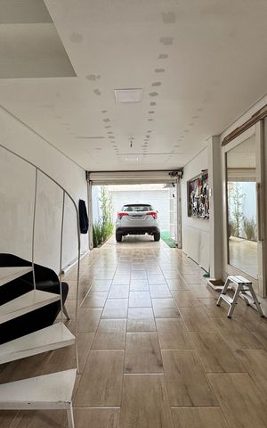 Casa à venda com 118m², 2 quartos e 2 vagas Casa à venda com 118m², 2 quartos e 2 vagasGaragem