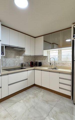 Casa à venda com 118m², 2 quartos e 2 vagas Casa à venda com 118m², 2 quartos e 2 vagasCozinha