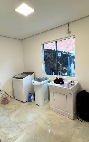 Casa à venda com 118m², 2 quartos e 2 vagas Casa à venda com 118m², 2 quartos e 2 vagasÁrea de Serviço