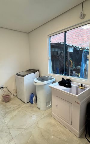 Casa à venda com 118m², 2 quartos e 2 vagas Casa à venda com 118m², 2 quartos e 2 vagasÁrea de Serviço