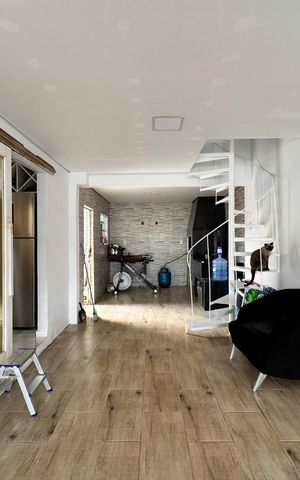 Casa à venda com 118m², 2 quartos e 2 vagas Casa à venda com 118m², 2 quartos e 2 vagasGaragem