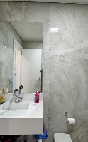 Casa à venda com 118m², 2 quartos e 2 vagas Casa à venda com 118m², 2 quartos e 2 vagasBanheiro