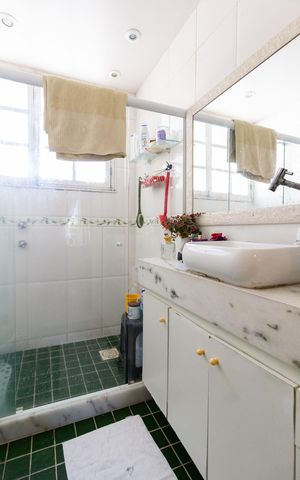 Apartamento à venda com 200m², 3 quartos e sem vaga Apartamento à venda com 200m², 3 quartos e sem vagaBanheiro da suíte