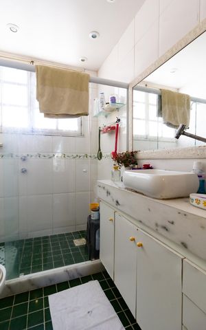 Apartamento à venda com 200m², 3 quartos e sem vaga Apartamento à venda com 200m², 3 quartos e sem vagaBanheiro da suíte