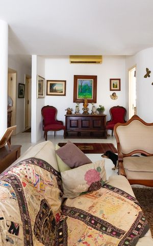 Apartamento à venda com 200m², 3 quartos e sem vaga Apartamento à venda com 200m², 3 quartos e sem vagaSala
