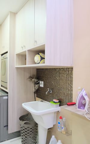 Casa à venda com 171m², 3 quartos e 2 vagasÁrea de Serviço