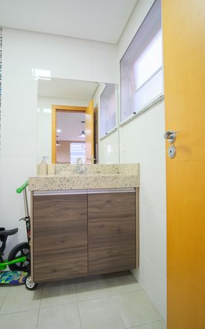 Casa à venda com 171m², 3 quartos e 2 vagasBanheiro de serviço