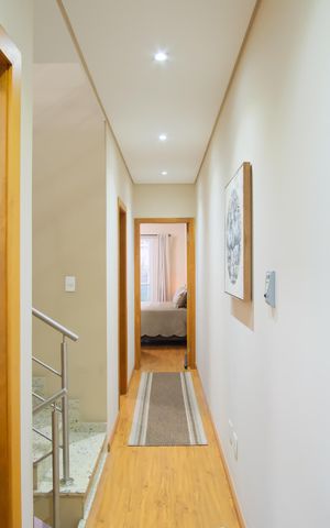 Casa à venda com 171m², 3 quartos e 2 vagasCorredor para os Quartos