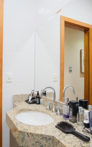 Casa à venda com 171m², 3 quartos e 2 vagasBanheiro Social