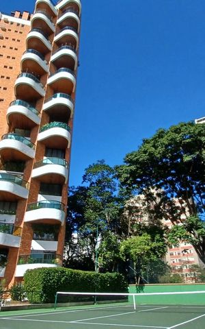 Apartamento à venda com 260m², 4 quartos e 4 vagas