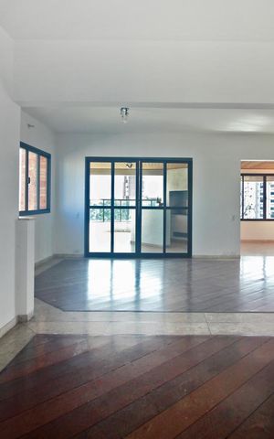 Apartamento à venda com 260m², 4 quartos e 4 vagas