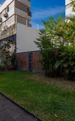 Casa à venda com 414m², 6 quartos e 6 vagasQuintal