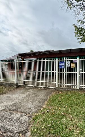Casa à venda com 150m², 4 quartos e 1 vaga Casa à venda com 150m², 4 quartos e 1 vagaPlaquinha fachada