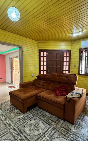Casa à venda com 150m², 4 quartos e 1 vaga Casa à venda com 150m², 4 quartos e 1 vagaSala