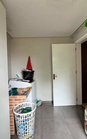 Casa à venda com 150m², 4 quartos e 1 vaga Casa à venda com 150m², 4 quartos e 1 vagaÁrea de Serviço
