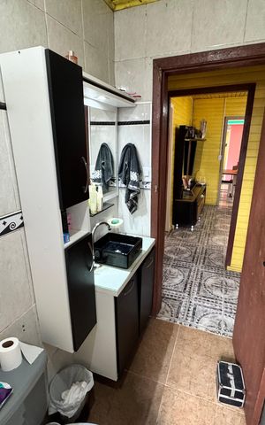 Casa à venda com 150m², 4 quartos e 1 vaga Casa à venda com 150m², 4 quartos e 1 vagaBanheiro
