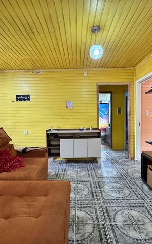 Casa à venda com 150m², 4 quartos e 1 vaga Casa à venda com 150m², 4 quartos e 1 vagaSala
