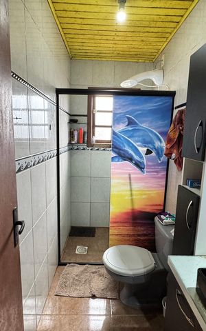 Casa à venda com 150m², 4 quartos e 1 vaga Casa à venda com 150m², 4 quartos e 1 vagaBanheiro