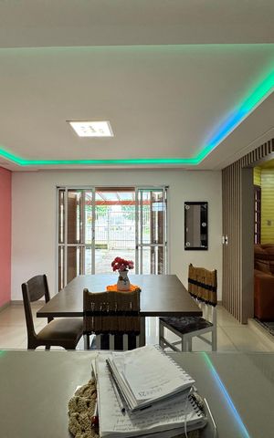Casa à venda com 150m², 4 quartos e 1 vaga Casa à venda com 150m², 4 quartos e 1 vagaCozinha