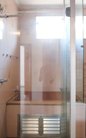 Casa à venda com 280m², 5 quartos e 3 vagasBanheiro