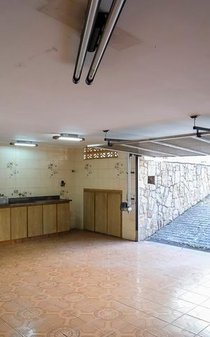 Casa à venda com 280m², 5 quartos e 3 vagasGaragem
