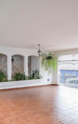 Casa à venda com 453m², 4 quartos e 3 vagasGaragem