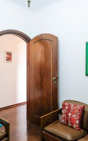 Casa à venda com 453m², 4 quartos e 3 vagasEscritório