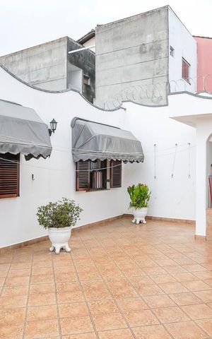 Casa à venda com 453m², 4 quartos e 3 vagasQuintal