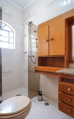 Casa à venda com 453m², 4 quartos e 3 vagasBanheiro da suíte