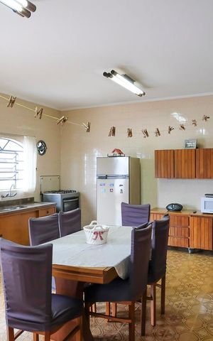 Casa à venda com 453m², 4 quartos e 3 vagasEdícula
