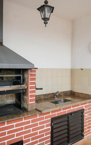 Casa à venda com 453m², 4 quartos e 3 vagasQuintal