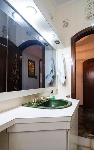 Casa à venda com 453m², 4 quartos e 3 vagasLavabo