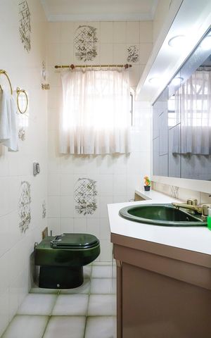 Casa à venda com 453m², 4 quartos e 3 vagasLavabo