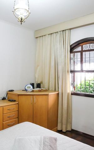 Casa à venda com 453m², 4 quartos e 3 vagasQuarto 2