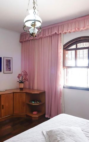 Casa à venda com 453m², 4 quartos e 3 vagasSuíte