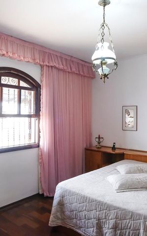 Casa à venda com 453m², 4 quartos e 3 vagasSuíte