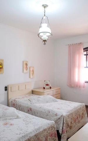 Casa à venda com 453m², 4 quartos e 3 vagasQuarto 1