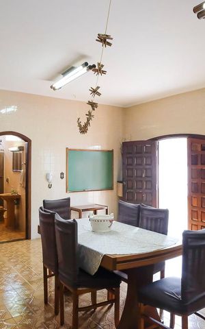 Casa à venda com 453m², 4 quartos e 3 vagasEdícula