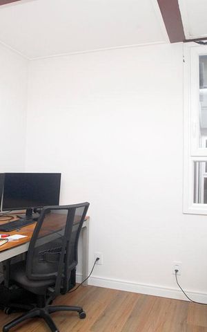 Casa à venda com 450m², 3 quartos e 1 vagaEscritório