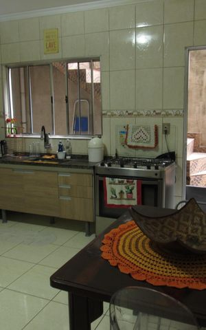 Casa à venda com 242m², 4 quartos e 4 vagasCozinha
