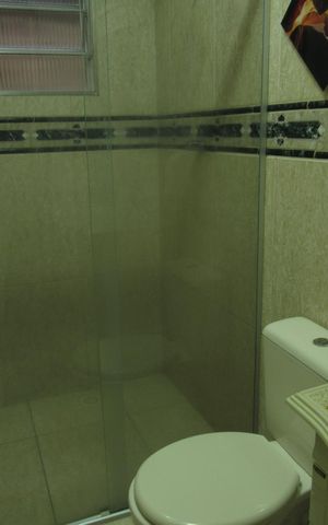 Casa à venda com 242m², 4 quartos e 4 vagasBanheiro 1