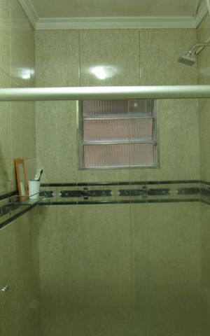 Casa à venda com 242m², 4 quartos e 4 vagasBanheiro 1