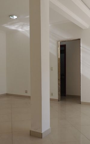 Casa à venda com 363m², 3 quartos e 4 vagasSala