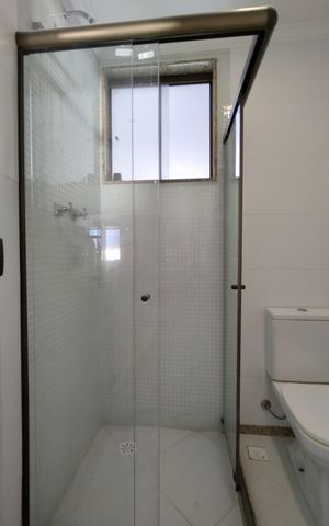 Casa à venda com 363m², 3 quartos e 4 vagasSuíte 2 Banheiro