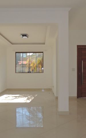 Casa à venda com 363m², 3 quartos e 4 vagasSala