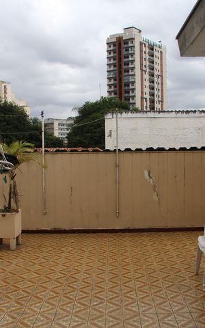 Casa à venda com 492m², 2 quartos e 5 vagasVaranda