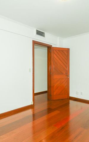 Apartamento à venda com 237m², 3 quartos e 2 vagasQuarto Suíte 2